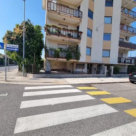 Sanzio, Centro * مونفالكوني