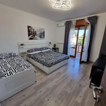 Sanzio, Centro * モンファルコーネ