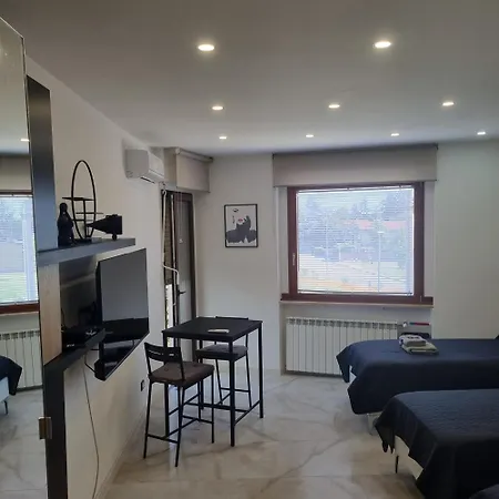 Sanzio, Centro Apartment