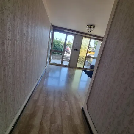 Sanzio, Centro アパート *